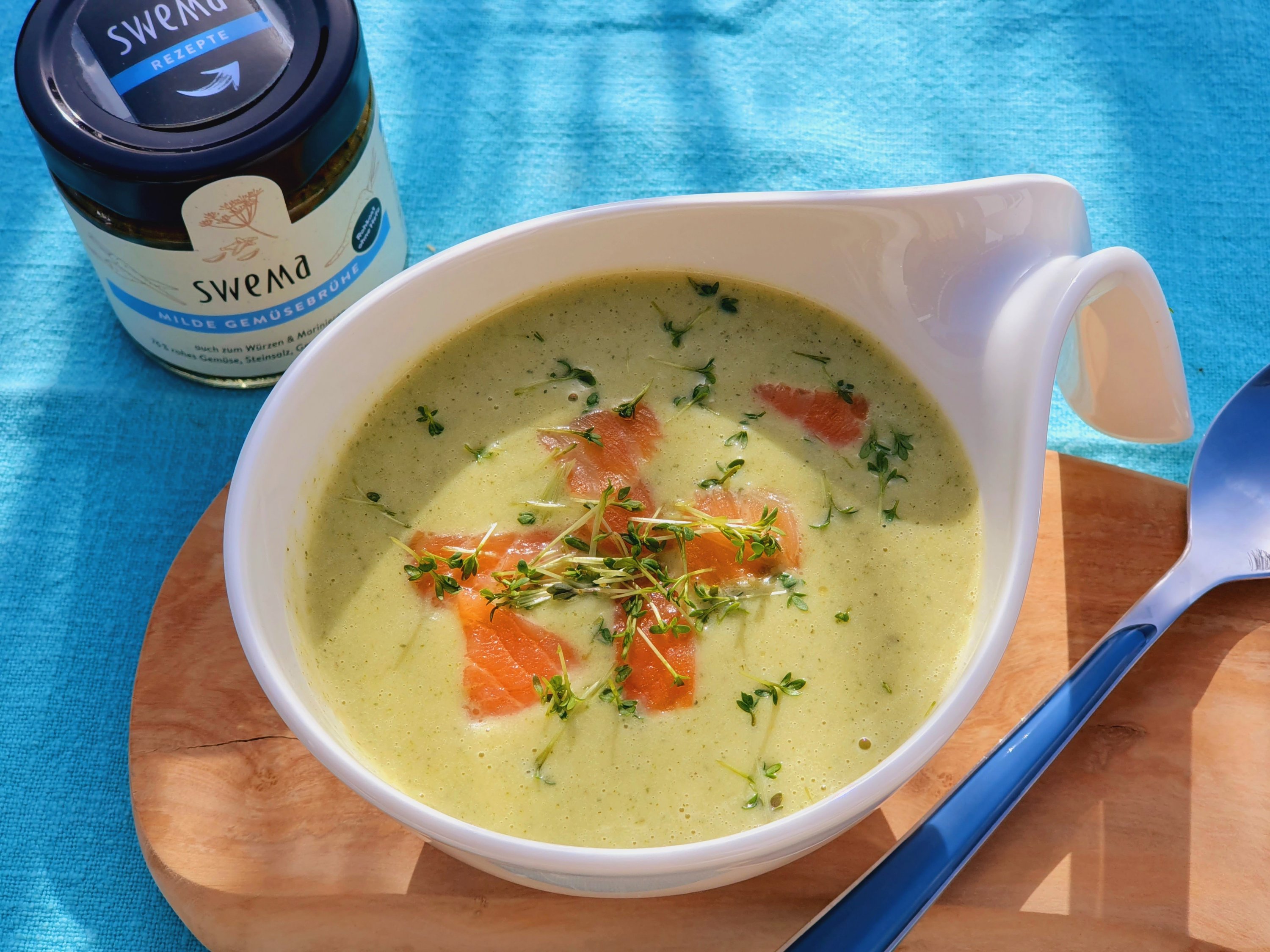 Zucchini-Kresse-Suppe mit Räucherlachs – Iris Lowcarbküche